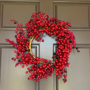 Red Berry wreath 18 in outdoor indoor holiday Christmas